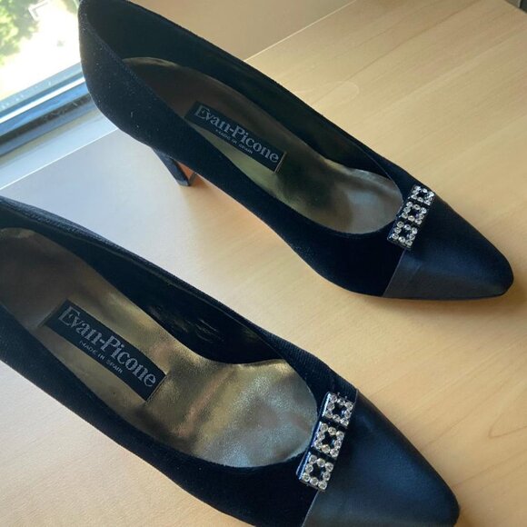 Evan Picone Vintage Black Velvet & Satin Shoes with Detachable Rhinestone Clips - Picture 2 of 12